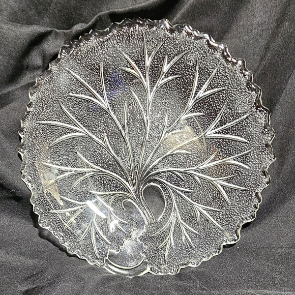 Indiana Glass Pebble Leaf Clear Plate - Picture 1 of 2